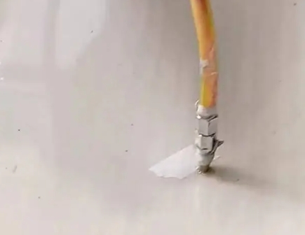 惠水瓷砖空鼓维修公司专业解答在瓷砖铺贴过程中，如果使用的砂料过粗（如全部使用了粗砂），可能会导致以下问题